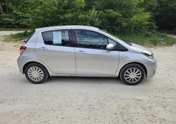 Toyota Yaris cena 19900 przebieg: 204000, rok produkcji 2012 z Przemyśl małe 67